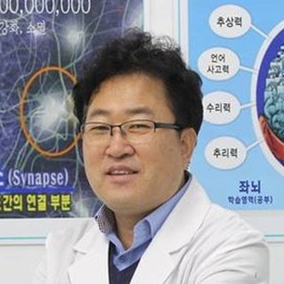 김충식 이사장